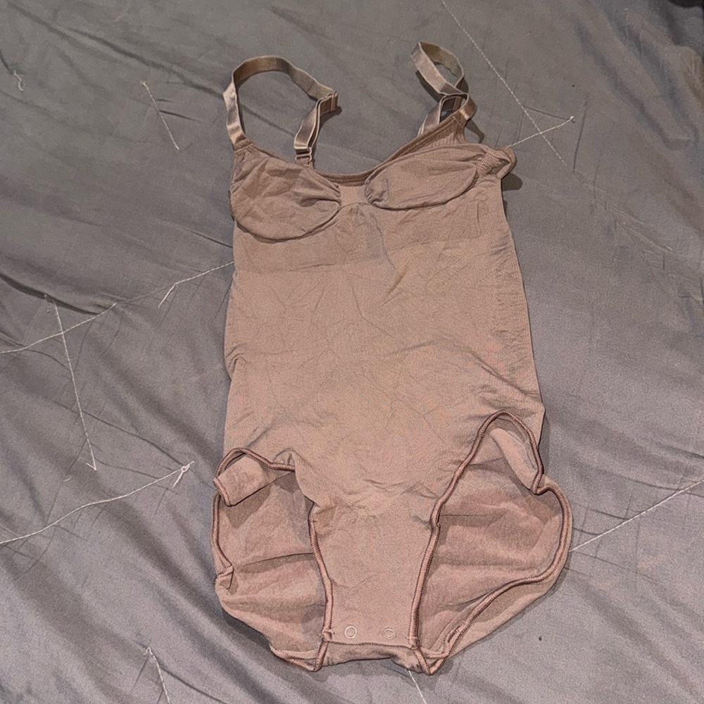 SKIMS BRIEF BODYSUIT